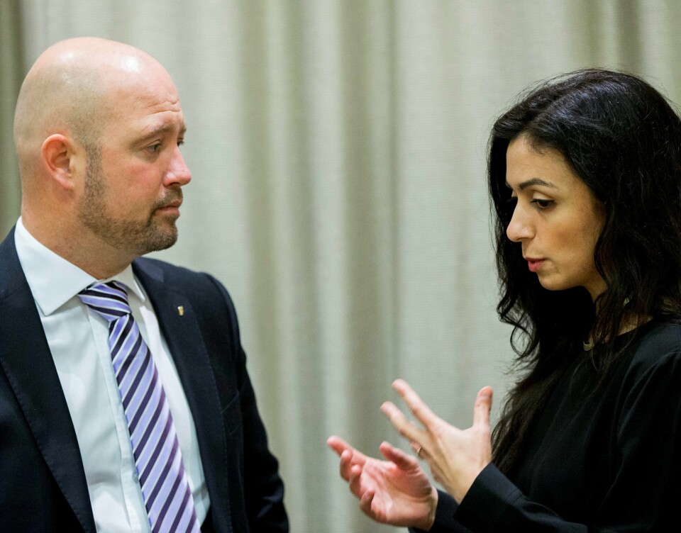 Leder i justiskomiteen, Hadia Tajik, er enig med justisminister Anders Anundsen i at politiet i større grad skal få tilgang til potensielt kriminelles datamaskiner og mobiler. Men hun mener forslaget hans går for langt.