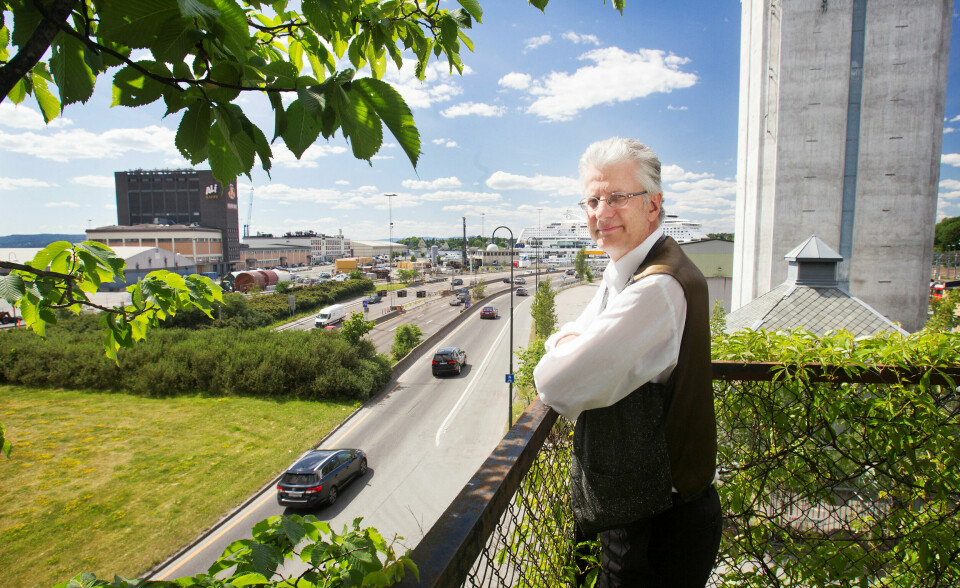 I dag bidrar den endeløse trafikken på E18 til å gjøre Filipstad til et lite attraktivt område, konstaterer Sten Kolstø, enhetsdirektør i Plan- og bygningsetaten. Når E18 legges i tunnel kan dette området utvikles med bioliger, skole, næringsliv... I dag bidrar den endeløse trafikken på E18 til å gjøre Filipstad til et lite attraktivt område, konstaterer Sten Kolstø, enhetsdirektør i Plan- og bygningsetaten. Når E18 legges i tunnel kan dette området utvikles med bioliger, skole, næringsliv...