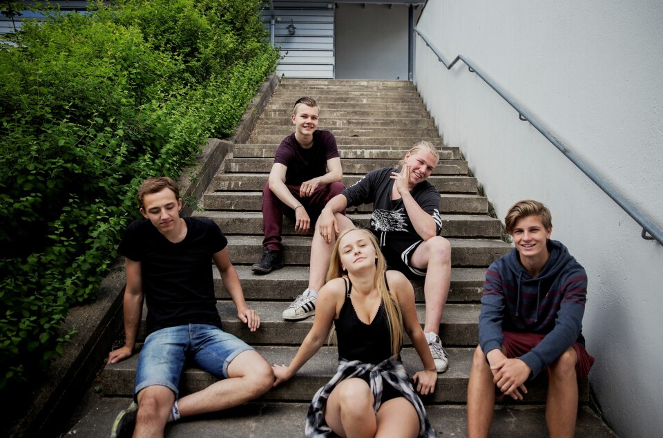 2000-kullet: Årets 10. klassinger, representert av (bak, f.v.): Erling, Roy, Mads, Jenny og Felix. 2000-kullet: Årets 10. klassinger, representert av (bak, f.v.): Erling, Roy, Mads, Jenny og Felix.