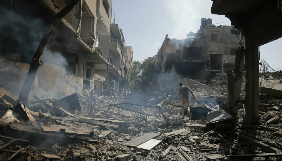 Illustrasjonsfoto fra Gaza-stripen. Midtøsten så en økning i konflikter fra åtte til ti fra 2022 til 2023. Her ser vi resultatet av den israelske bombingen i Nuseirat flyktningleir på Gazastripen lørdag. Foto: Jehad Alshrafi AP / NTB