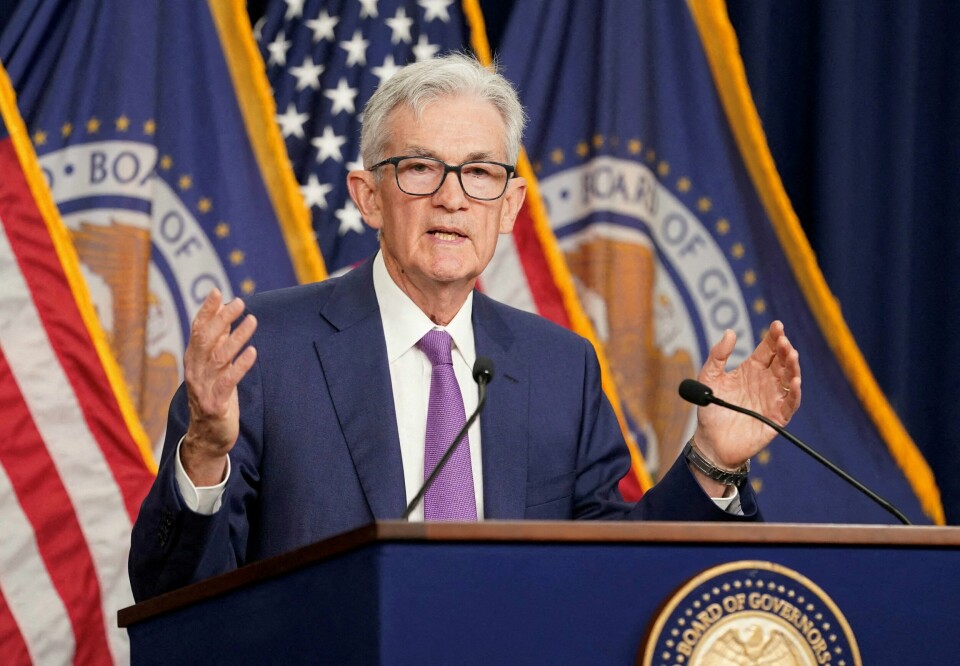 Den amerikanske sentralbankens pengepolitiske komité sier renta holdes på dagens nivå. Her sentralbanksjef Jerome Powell Den amerikanske sentralbankens pengepolitiske komité sier renta holdes på dagens nivå. Her sentralbanksjef Jerome Powell