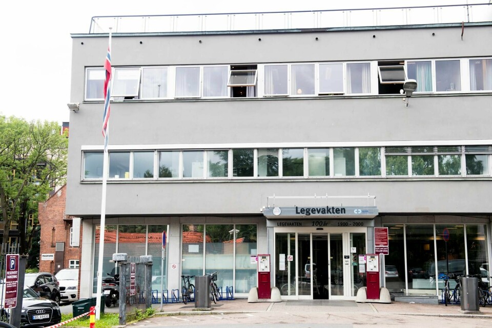 Veldig mange som prøvde å ringe inn til koronatelefonen lørdag har ikke kommet gjennom.