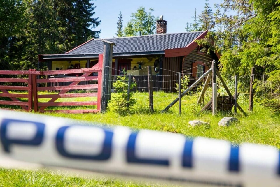 Familiehytta til Anne-Elisabeth Hagen på Biri ble sperret av.