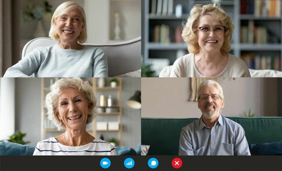 Vi kan parkere myten om de bakstreverske seniorene som synes det er vanskelig med «data og sånn», skriver innleggsforfatter. Illustrasjonsfoto: Istock