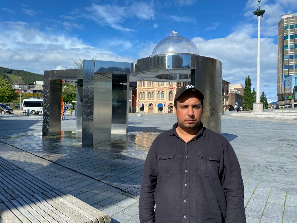 Amdjed Taleb (31) mener rasisme i skolen må fanges opp så tidlig som mulig, og bli tatt tak i. Han har selv slitt psykisk i mange år etter å ha blitt utsatt for rasisme gjennom alle årene på barneskolen.