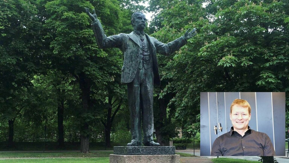 Vår spaltist Anders Røren advarer mot å fjerne kollektive minner, og mener staute statuer bør få stå.