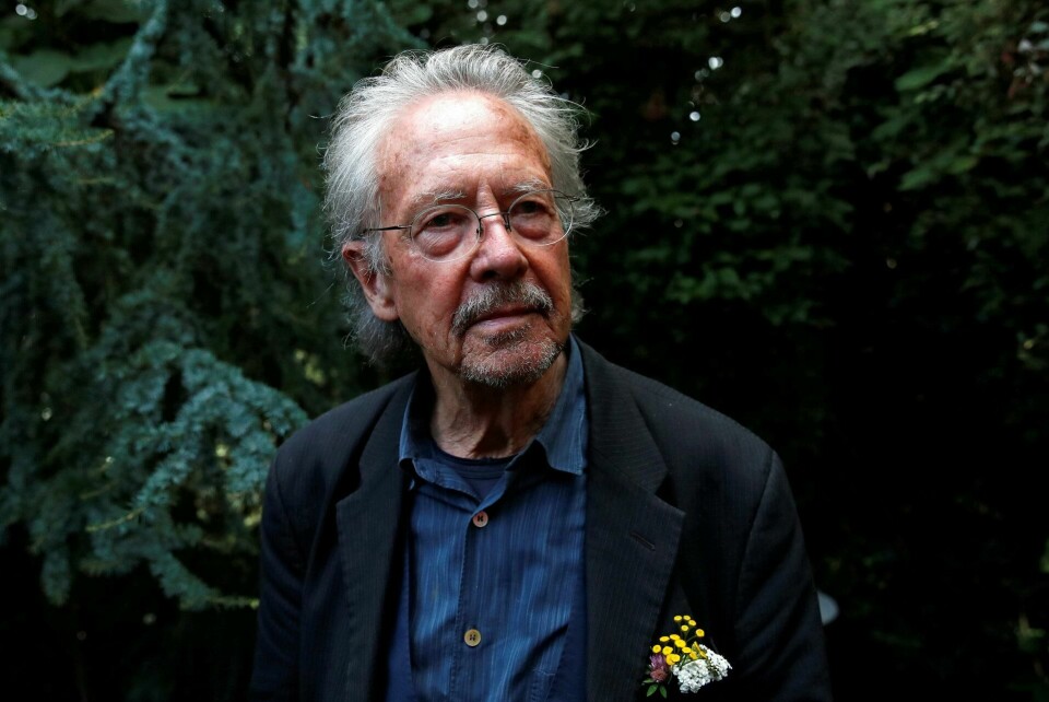 Forfatteren Peter Handke har fått sinnene til å koke etter sine uttalleser om Srebrenica-massakren. Foto: AP/NTB Scanpix Forfatteren Peter Handke har fått sinnene til å koke etter sine uttalleser om Srebrenica-massakren. Foto: AP/NTB Scanpix
