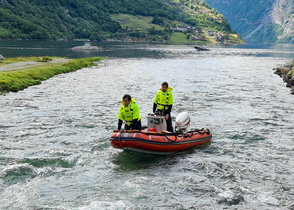 Hjelpemannskaper søkte tirsdag etter gutten i elva.