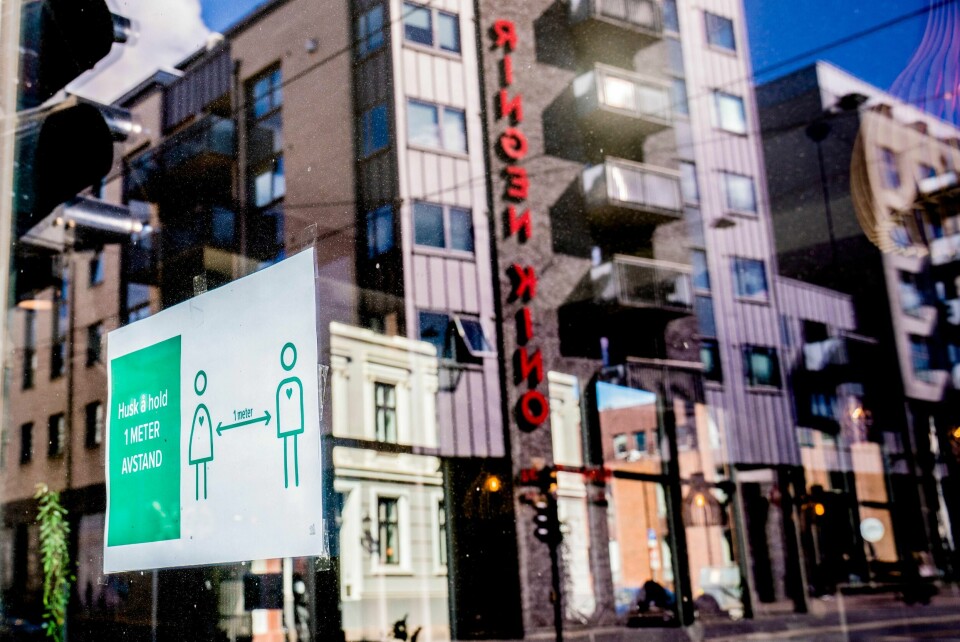 Assisterende helsedirektør Espen Rostrup Nakstad deltok i møte med representanter for kinoene og scenekunstsektoren onsdag. Kinoene har vært åpene med én-metersregelen siden 8. mai.