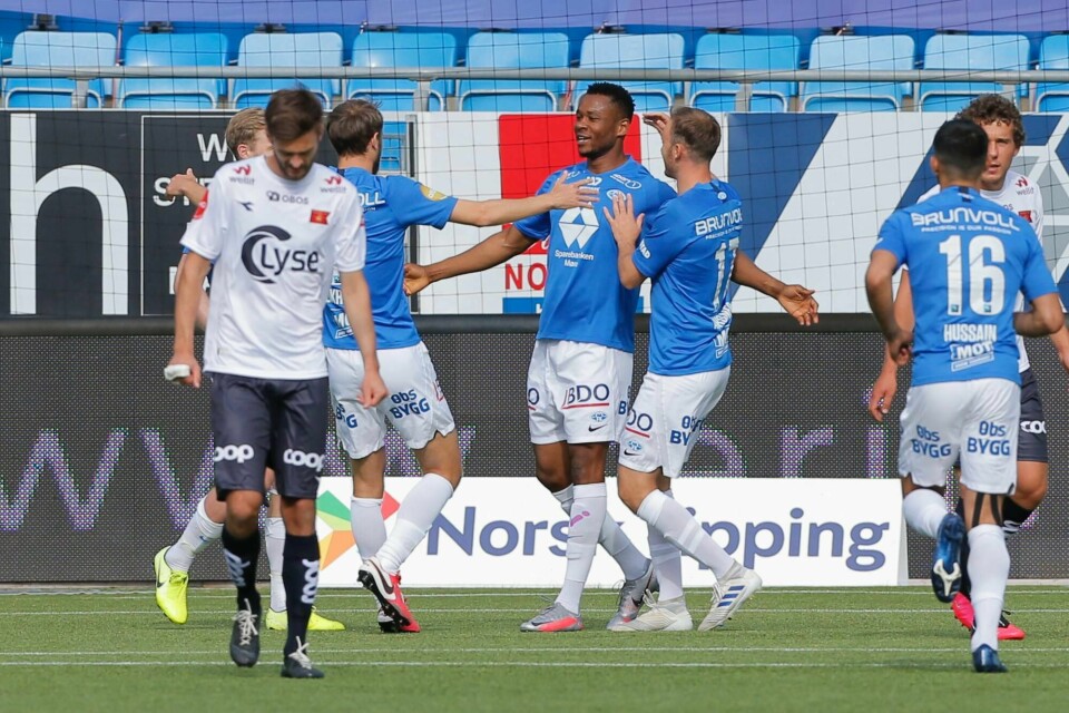 Johnny Furdal depper etter Moldes første scoring. Det kom bare minutter etter kampstart på Aker Stadion. Foto: Svein Ove Ekornesvåg / NTB scanpix