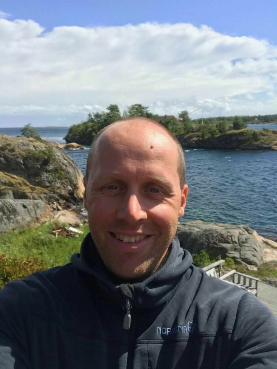 Statsmeteorolog Rafael Escobar Løvdahl forklarer forskjellen mellom klima og været. Foto: Privat