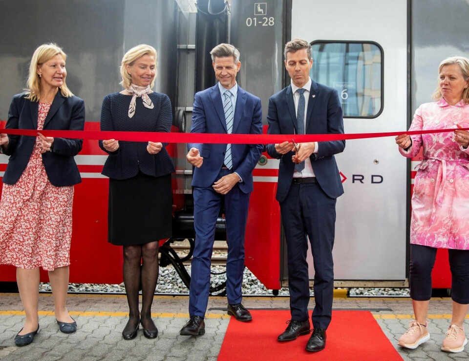 Ingen har ansvar for helheten på jernbanen lenger, skriver Arbeiderpartiets Sverre Myrli. Her er samferdselsminister Knut Arild Hareide sammen med sjef i SJ Madeleine Raukas, styreleder Berit Kjøll i SJ Norge, administrerende direktør Sverre Høven i SJ Norge, og jernbanedirektør Kirsti Slotsvik fra Jernbanedirektoratet. Foto: Tore Meek / NTB scanpix