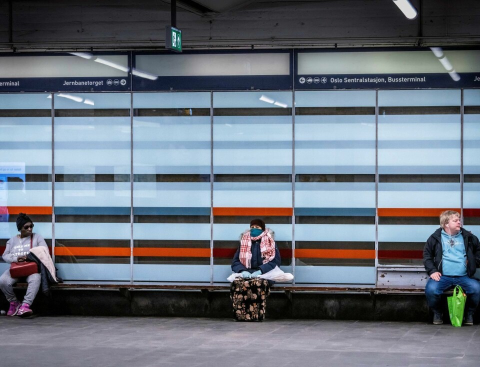Vi trenger hverandre mer enn noen gang. Vi er avhengige av følelsesmessige påkoblinger, tilhørighet og et nikk i vår retning, skriver innleggsforfatteren. Foto: Ole Berg-Rusten/NTB scanpix