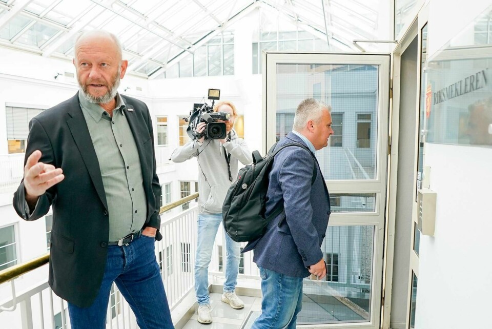 Det tok bare et par timer av de restartede lønnsforhandlingene før Norsk Industris leder Stein Lier Hansen (t.v.) og Fellesforbundets leder Jørn Eggum gikk fra hverandre. Nå må de ha hjelp av Riksmeklingsmannen for å komme videre. Foto: Lise Åserud/NTB scanpix
