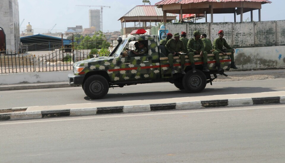 Det pågår et angrep mot et hotell i Somalia, ifølge somalisk politi. Her er somaliske militære styrker utenfor SYL hotell i Mogadishu den 11. desember 2019, etter at medlemmer av den radikale islamistgruppen Al Shabab utførte et terrorangrep mot hotellet.