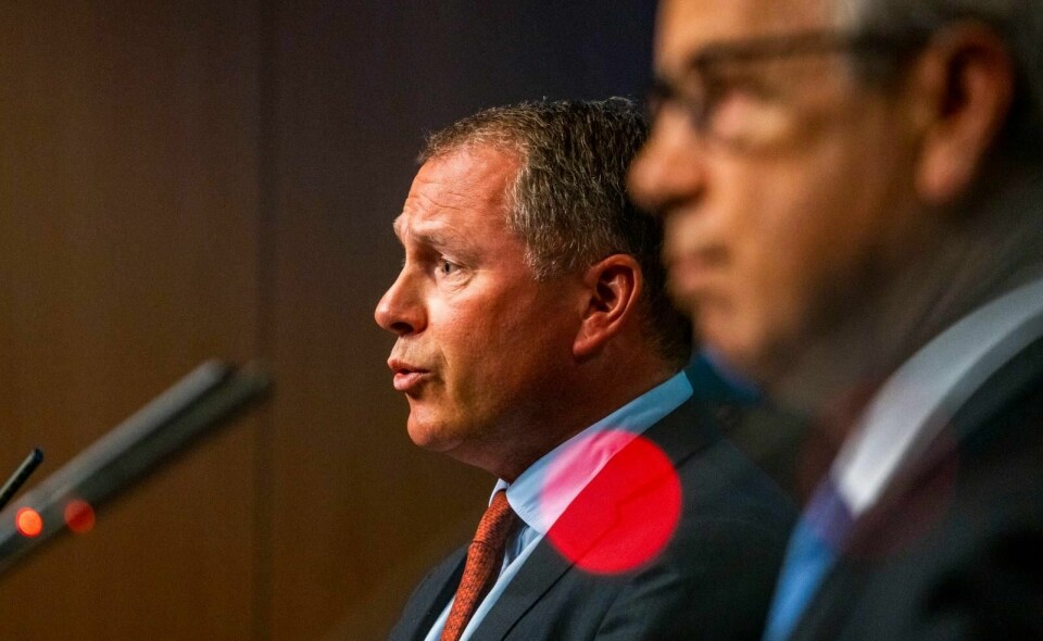 Nicolai Tangen (t.v.) og sentralbanksjef Øystein Olsen under en pressekonferanse tidligere år om arbeidsavtalen for Tangen som ny daglig leder i Norges Bank Investment Management.
