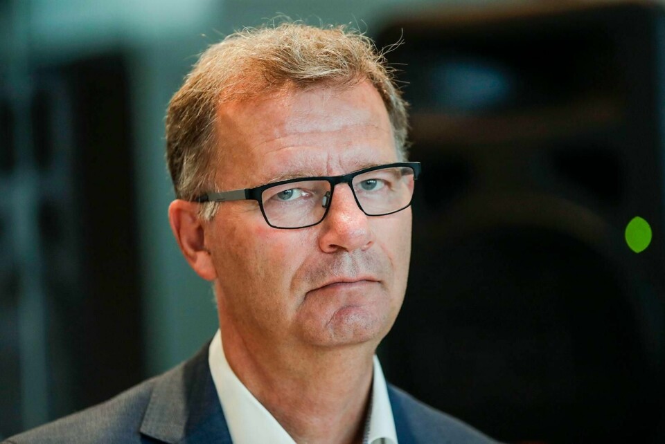 «Vi kan bli bedre, vi vil bli bedre, vi lærer», sier Oslos helsebyråd Robert Steen. Han må lære fort. Mens folk har stått i kø, har smitten økt. Vidar Ruud/NTB scanpix