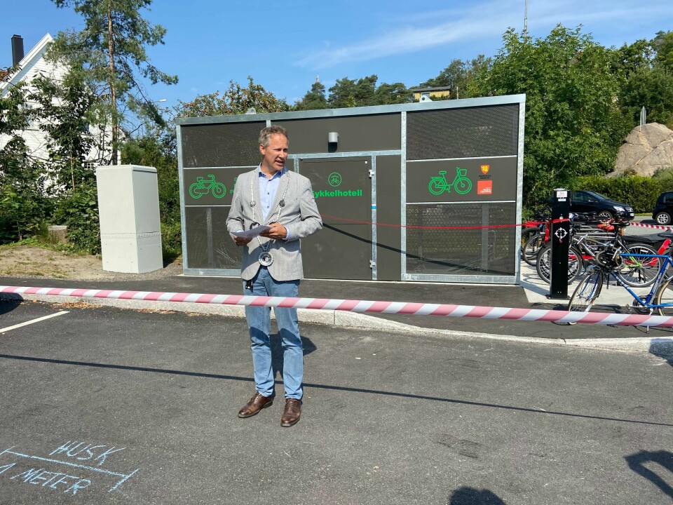 – Vi er klare over at noen er avhengig av bil i jobb, eller av andre grunner. Samtidig vet vi at det er enda flere som ikke er det, men som likevel ratter rundt av gammel vane. Det er til disse vi ønsker å fortelle at det å benytte seg av alternative transportmidler faktisk kan vise seg å være helt ok.