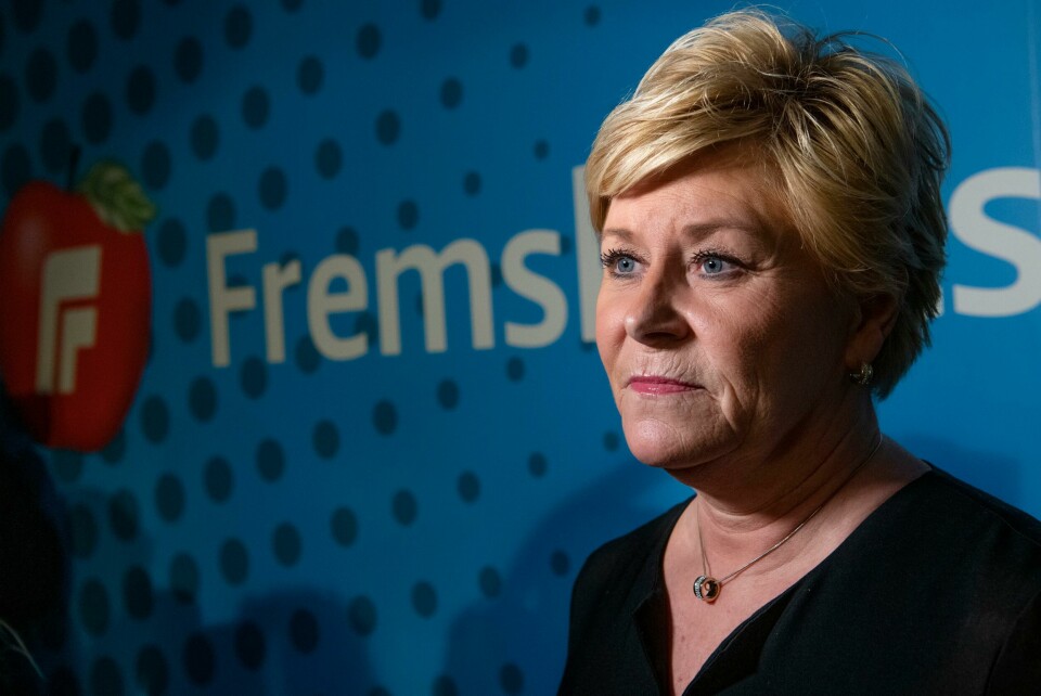 Fremskrittspartiet pressekonferanse. FrP går ut av regjering. Siv Jensen, Sylvi Listhaug og Terje Søviknes. Fremskrittspartiet pressekonferanse. FrP går ut av regjering. Siv Jensen, Sylvi Listhaug og Terje Søviknes.