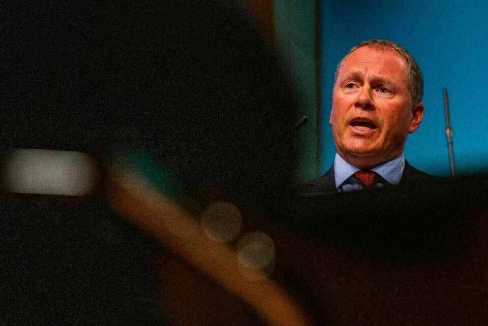 Stortinget konstaterer brudd og avvik fra lov og regler i Tangen-prosessen og stiller klare krav til ny oljefondssjef, etter det NTB erfarer. Her fra da Tangen deltok på en pressekonferanse om ansettelsen i mai.