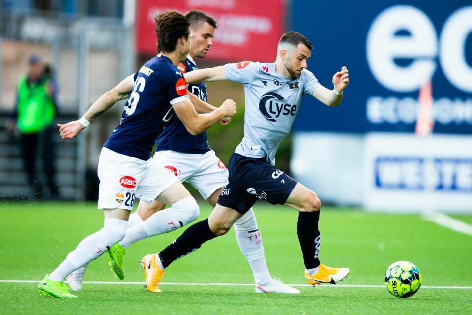 Vikings Zymer Bytyqi (t.h) og Strømsgodsets Lars Vilsvik i eliteseriekampen i fotball mellom Strømsgodset og Viking. Foto: Trond Reidar Teigen / NTB scanpix Drammen 20200822. Vikings Zymer Bytyqi (t.h) og Strømsgodsets Lars Vilsvik i eliteseriekampen i fotball mellom Strømsgodset og Viking.Foto: Trond Reidar Teigen / NTB scanpix