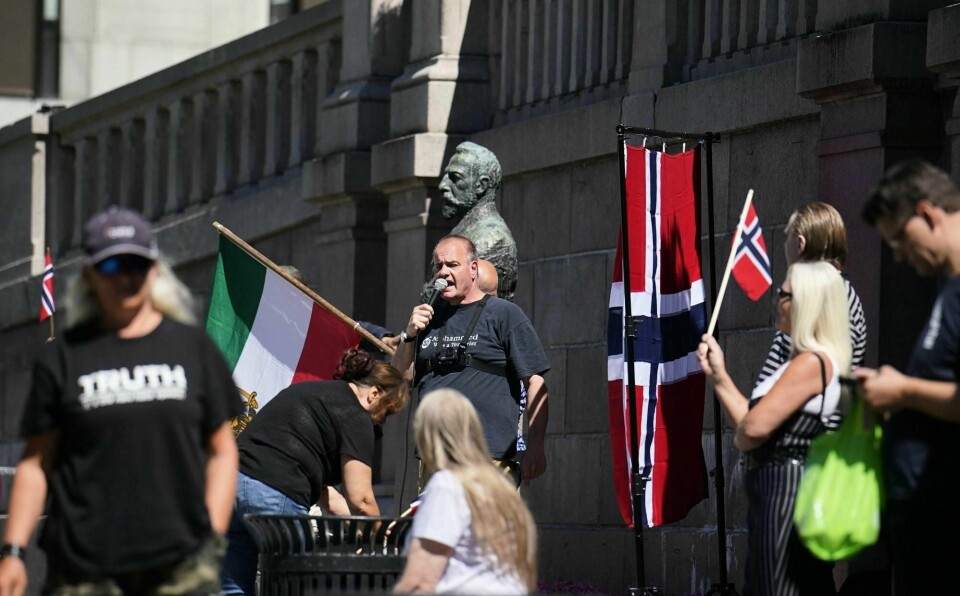 Leder Lars Thorsen i Stopp islamiseringen i Norge (Sian) ble møtt med en motdemonstrasjon foran Stortinget da han snakket der 4. juli i år. Nå varsler organisasjonen en ny markering i Oslo.