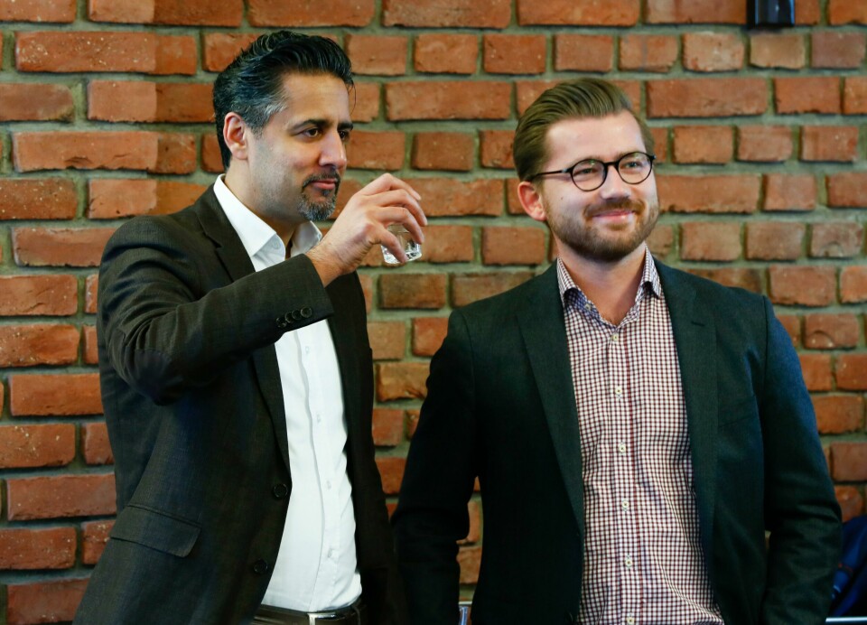 Oslo 20170328.Abid Raja t.v og Sveinung Rotevatn før Venstres landsmøte i Ålesund.Foto: Terje Pedersen / NTB scanpix Oslo 20170328.
Abid Raja t.v og Sveinung Rotevatn før Venstres landsmøte i Ålesund.
Foto: Terje Pedersen / NTB scanpix