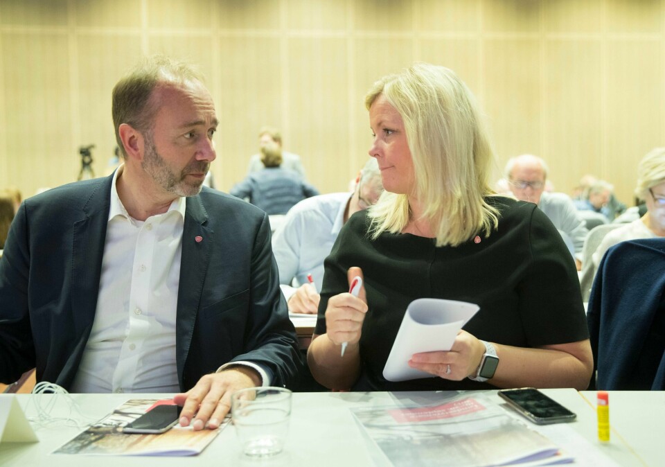 Trond Giske sammen med partisekretær Kjersti Stenseng.