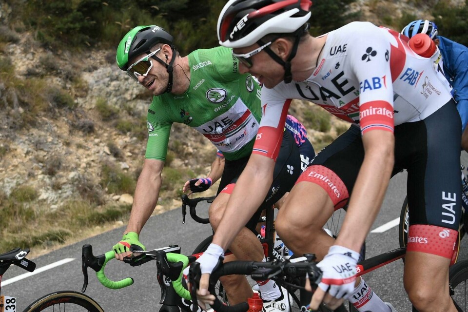 Alexander Kristoff (venstre) klarte ikke å beholde den grønne poengtrøyen i tredje etappe av Tour de France. Foto: Anne-Christine POUJOULAT / AFP)