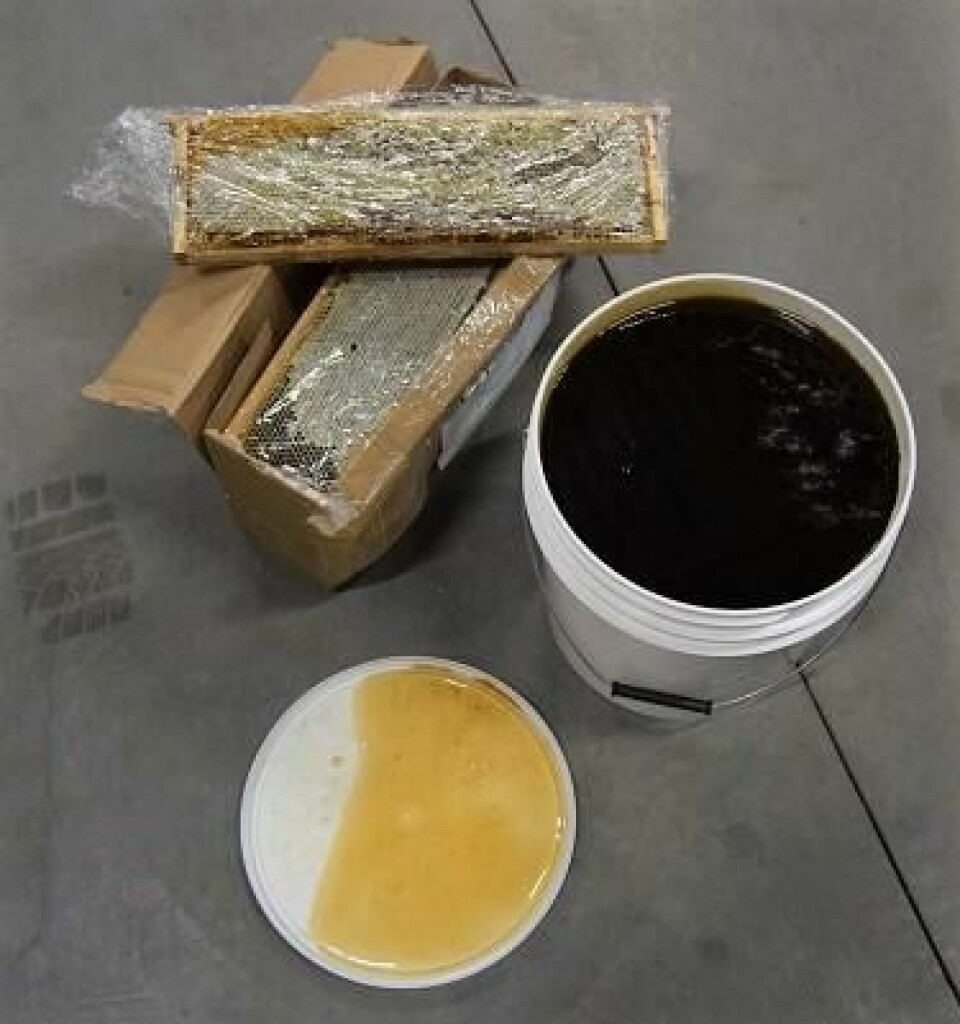 Den litauiske mannen hadde med seg til sammen 447 kilo honningprodukter. Den litauiske mannen hadde med seg til sammen 447 kilo honningprodukter.