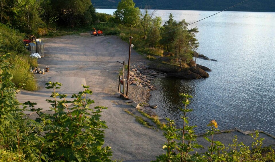 Arbeidet med minnested på Utøykaia begynte i august. En ny sakkyndig rapport konkluderer med at utbyggingen kan påføre naboene helseskader. Arkivfoto.