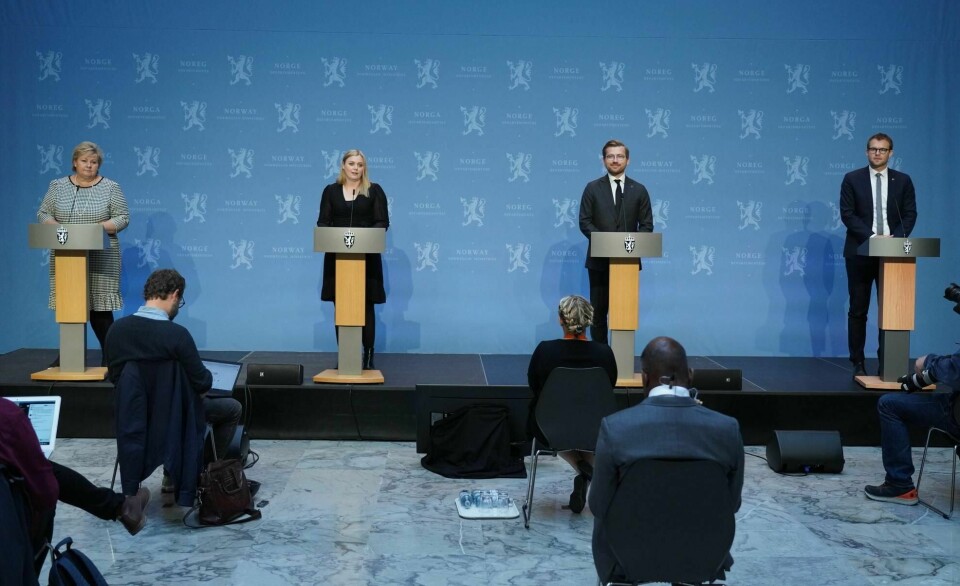 Statsminister Erna Solberg, olje- og energiminister Tina Bru, klima- og miljøminister Sveinung Rotevatn og barne- og familieminister Kjell Ingolf Ropstad under pressekonferansen om nye klimatiltak i Marmorhallen mandag.