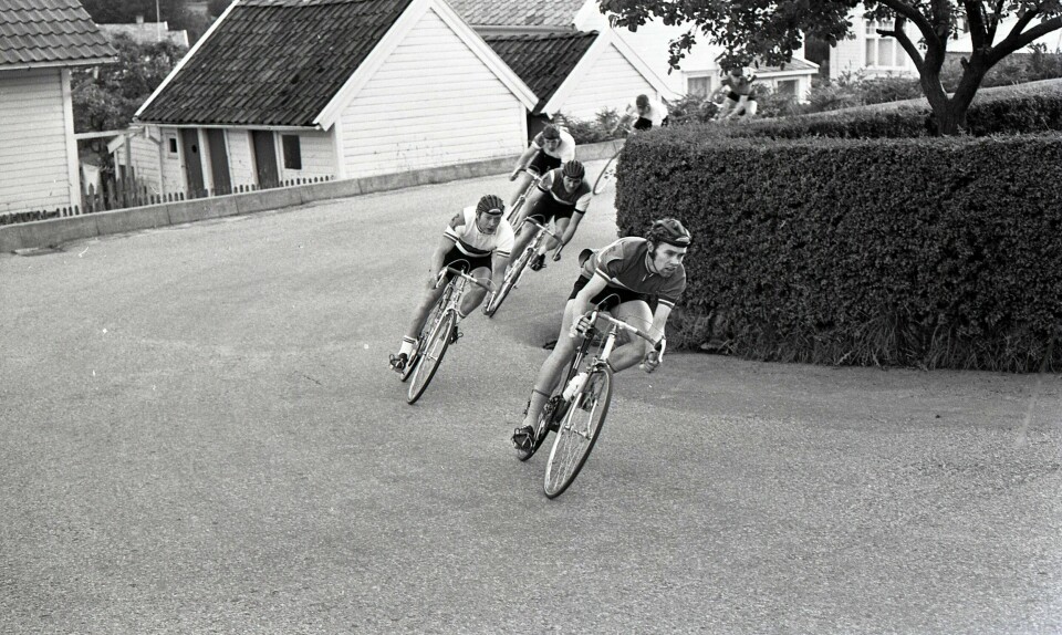 Per Ørn fra Stavanger – Alexander Kristoffs bonusbestefar – var blant de norske deltakerne i Fredsrittet i 1962. Bildet er fra et lokalt ritt i 1970. Foto: Stavanger Byarkiv