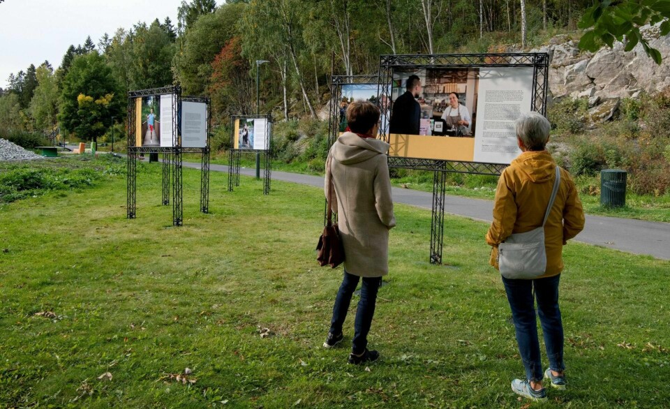 Iffit Qureshis fotoutstilling #HOMElia kan du se i Paviljongen i Holmliaparken fra til 1. november. Foto: Mimsy Møller