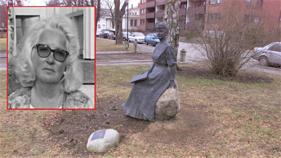 «Statuen står der den har stått siden 1998. Der skal den stå! Ville det ikke være naturlig å kalle parken rundt biblioteket og statuen for nettopp «Katti Anker Møller parken»?»