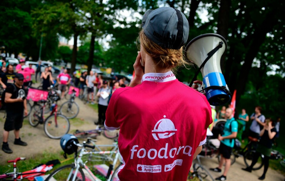Foodora-syklister i Berlin på demonstrasjon for høyere lønn.