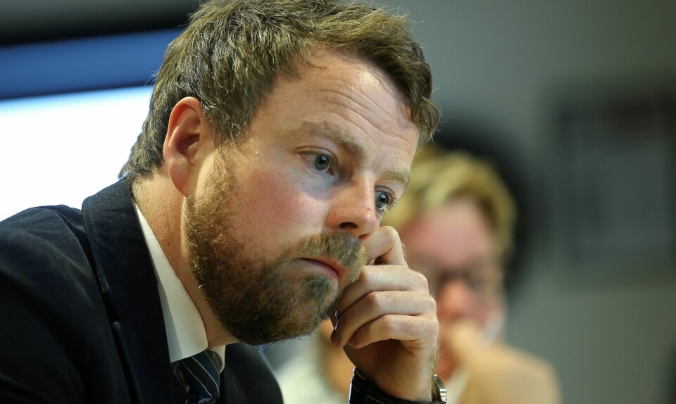 Kunnskapsminister Torbjørn Røe Isaksen (H) vil ha en nullvisjon mot mobbing i skole og barnehage. – Når voksne får vite om mobbing skal alarmen gå. Barna skal vite at ting blir tatt tak i umiddelbart, sier han. FOTO: TERJE PEDERSEN/NTB SCANPIX Kunnskapsminister Torbjørn Røe Isaksen (H) vil ha en nullvisjon mot mobbing i skole og barnehage. – Når voksne får vite om mobbing skal alarmen gå. Barna skal vite at ting blir tatt tak i umiddelbart, sier han. FOTO: TERJE PEDERSEN/NTB SCANPIX