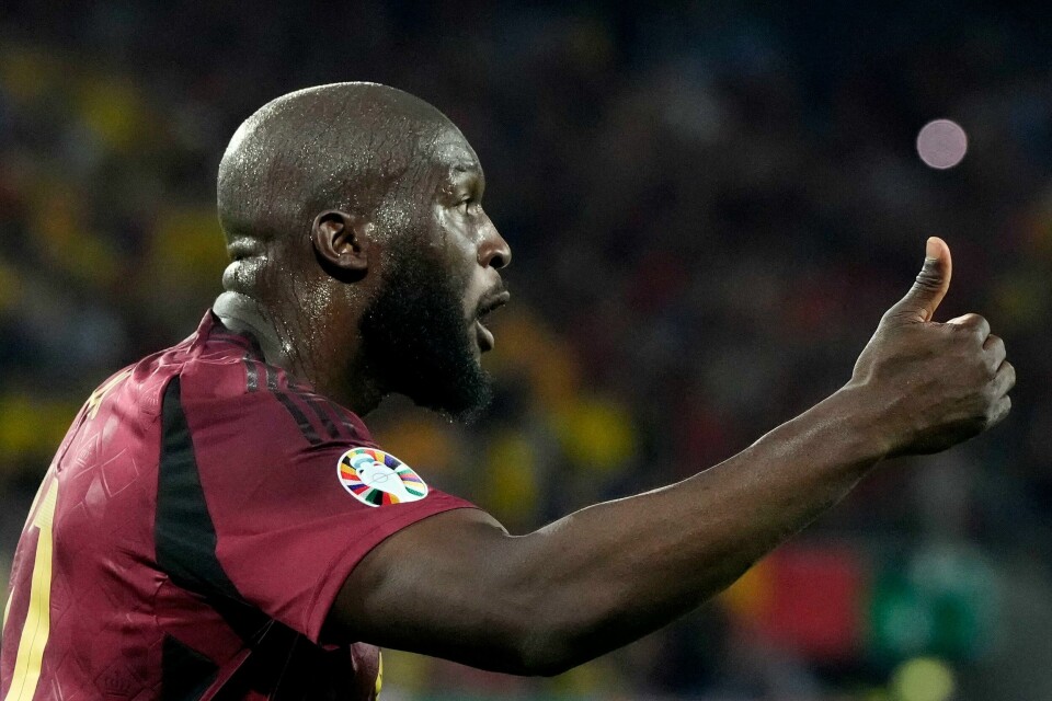 Romelu Lukaku måtte nok en gang stoppe jubelen og se at scoringen ble annullert av VAR. Romelu Lukaku måtte nok en gang stoppe jubelen og se at scoringen ble annullert av VAR. Foto: Martin Meissner / AP / NTB