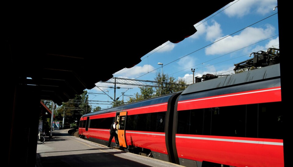 De to brødrene tok toget fra Göteborg til Fredrikstad, men den ene hadde ikke gyldige reisedokumenter som gav rett til innreise. Dermed ble den eldste av dem siktet for menneskesmugling. Nå er han dømt.
