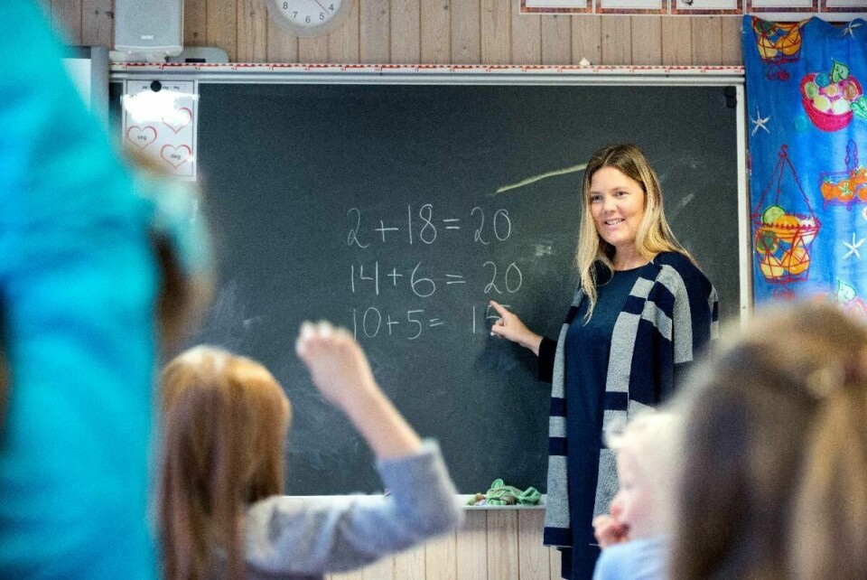 Den nye lærernormen gjelder fra skolestart, men fortsatt mangler det rundt 1200 lærer for å oppfylle de nye kravene.