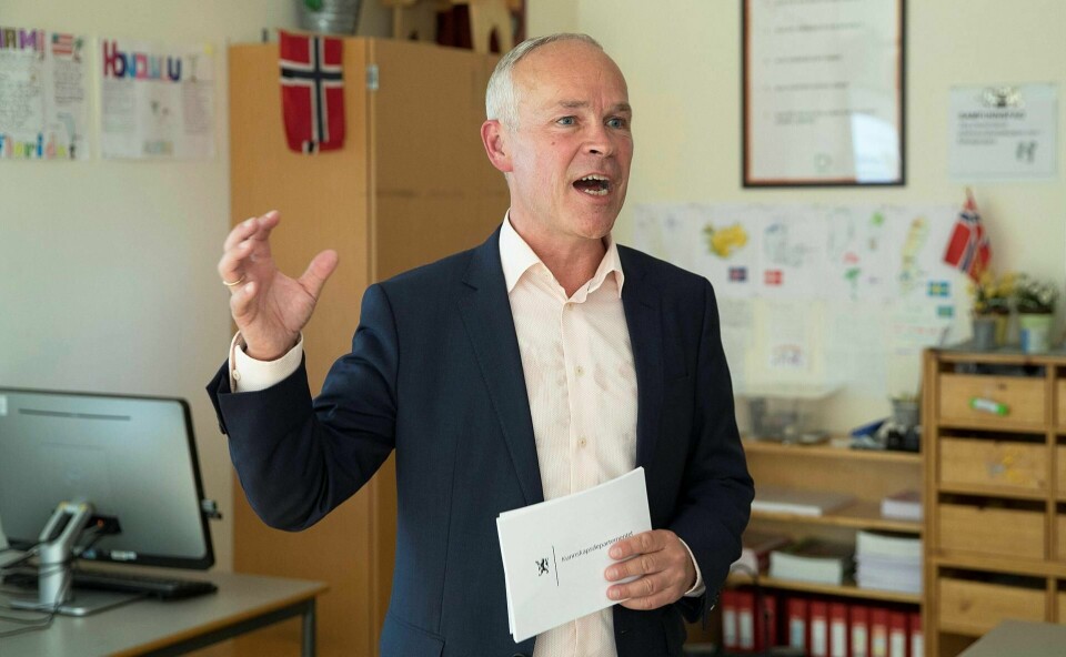 KLAR BESKJED: Kunnskaps- og integreringsminister Jan Tore Sanner (H) understreker at skoleeiere som Oslo kommune, må sørge for et trygt arbeidsmiljø ved sine skoler. FOTO: VIDAR RUUD/NTB SCANPIX