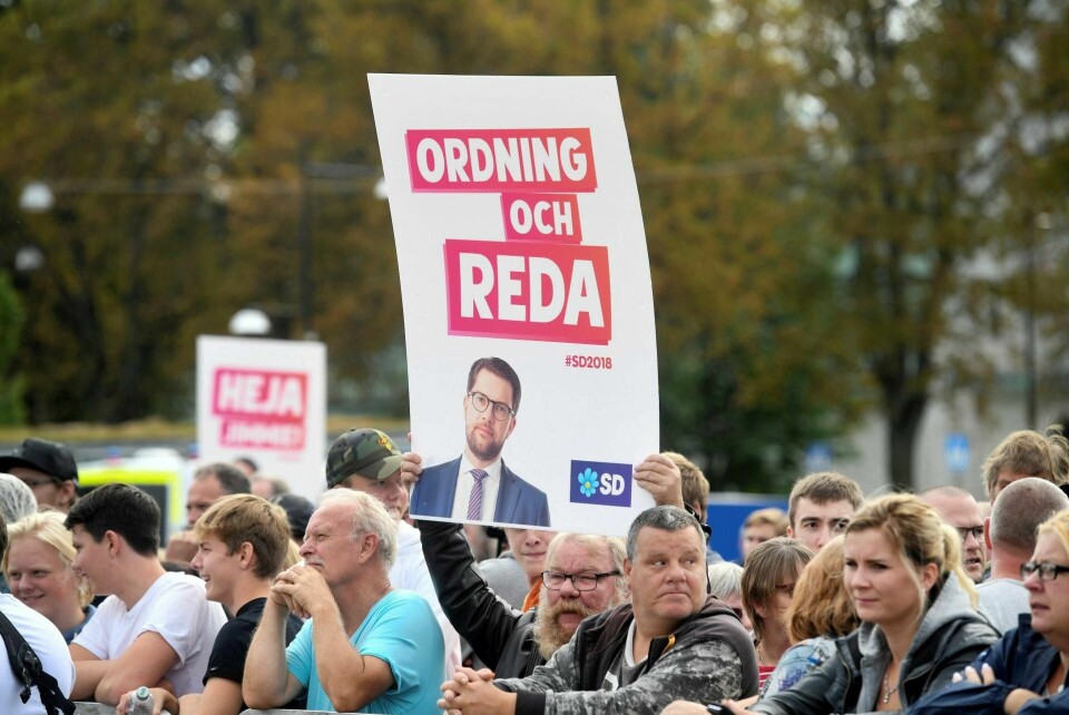 Frykt er en sterk politisk kraft, påpeker artikkelforfatteren foran valget i Sverige denne helgen. Her lytter publikum til Sverigedemokratenes Jimmie Åkesson under et møte tidligere denne måneden.