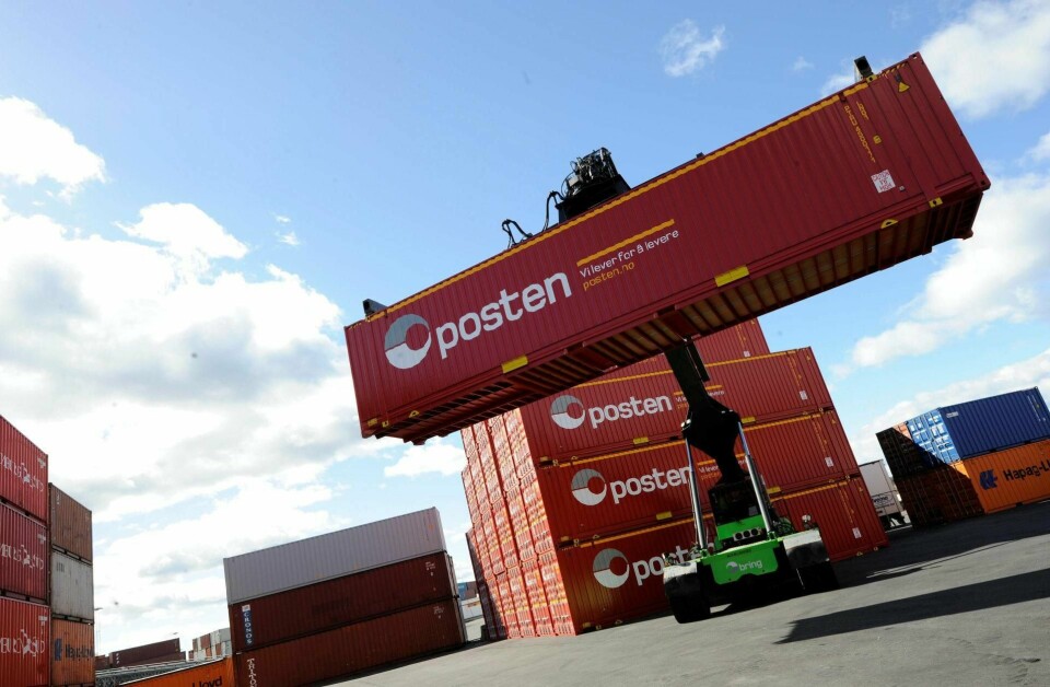 Posten Norge er opptatt av å redusere sine klimautslipp og er landets største kjøper av godstransport på bane, men konsernet har også avtaler med et stort antall transportselskaper som bruker lastebiler. «2017 har vært et utfordrende år for å redusere utslipp fra tunge kjøretøy», heter det i Posten Norges bærekraftrapport for fjoråret.