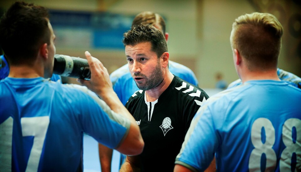 Sandnes-trener Dalibor Sedjak gleder seg til seriestart, og sier at serien betyr mer for Sandnes enn cupen. Her fra en seriekamp i Eliteserien i fjor. Foto: Roy Storvik