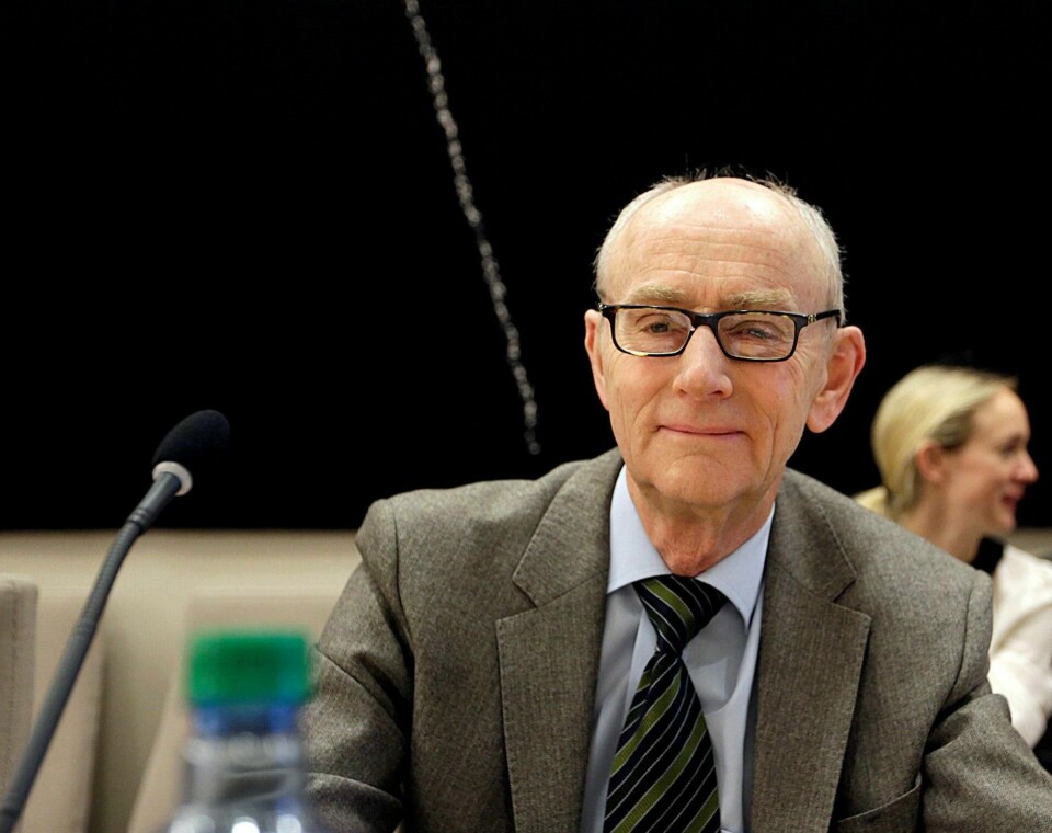 Jusprofessor Jan Fridthjof Bernt er kritisk til bruken av varslingsinstituttet i konflikten mellom skolebyrådene og lederne i Utdanningsetaten.