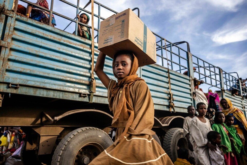 Den humanitære situasjonen i Sudan er desperat. Mødre mater barna sine med jord og blader, og 25 millioner mennesker har behov for humanitær hjelp, skriver innsender. .