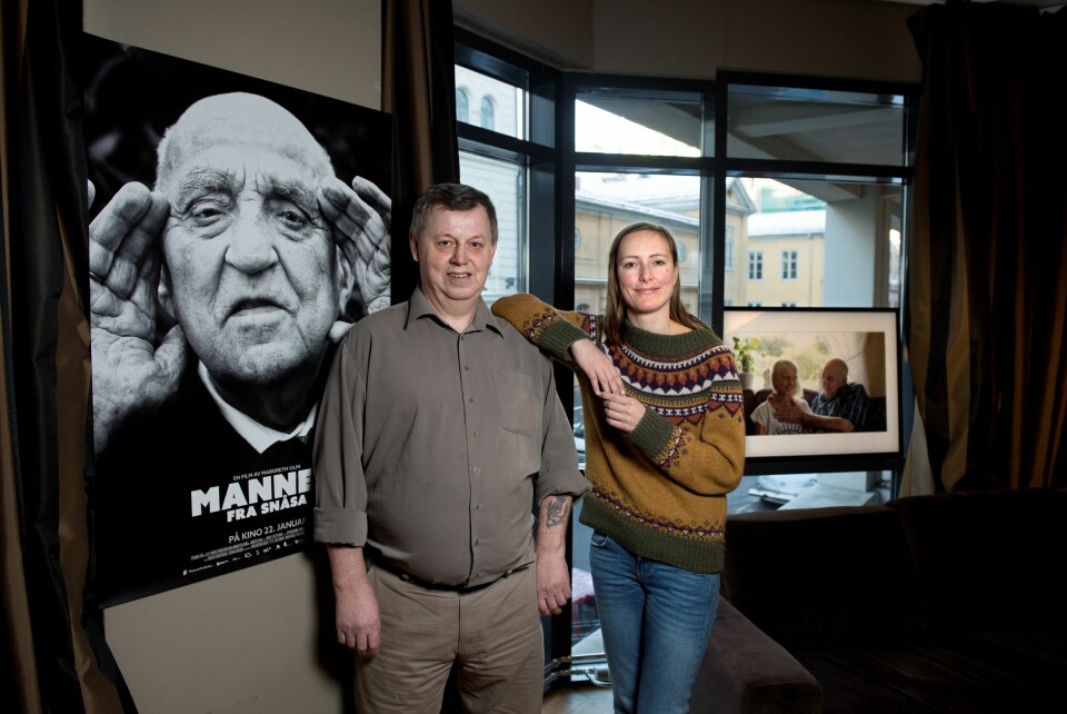 Kåre Ohnstad var skeptisk, mens Kristiane Nerdrum Bøgwald var mer åpen – begge fikk god hjelp av Snåsamannen. FOTO: Mimsy Møller Kåre Ohnstad var skeptisk, mens Kristiane Nerdrum Bøgwald var mer åpen – begge fikk god hjelp av Snåsamannen. FOTO: Mimsy Møller