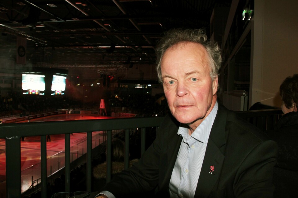 Den svenske NHL-agenten Gunnar Svensson var på plass i DNB Arena for å se Stavanger Oilers spille live for første gang. Svensken med NHL-profiler som Nicklas Bäckström, Henrik Zetterberg og Anton Strålman i stallen var i Stavanger for å se nærmere på unggutten Johannes Johannesen. Foto: Pål Karstensen.