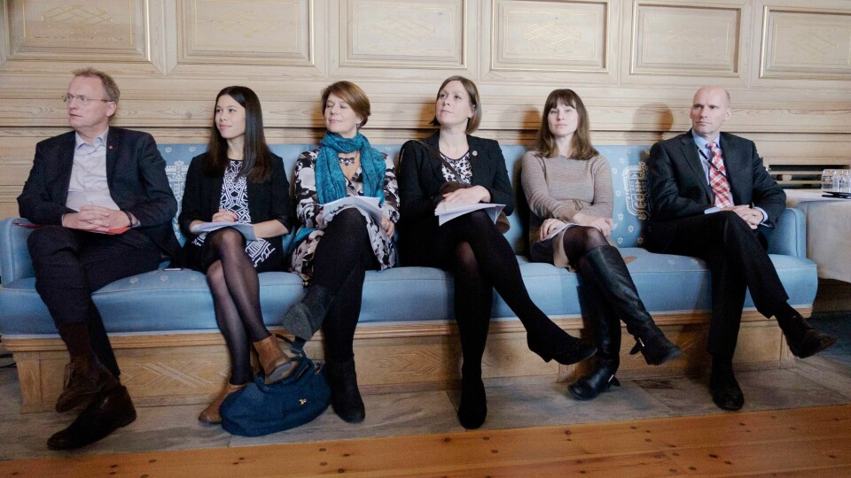 Fra venstre, med gamle titler: Byrådsleder Raymond Johansen (AP), byråd for miljø og samferdsel Lan Marie Nguyen Berg (MDG), byråd for oppvekst og kunnskap Tone Tellevik Dahl (AP), byråd for byutvikling Hanna E. Marcussen (MDG), byråd for kultur, idrett og frivillighet Rina Mariann Hansen (AP) og byråd for næring og eierskap, Geir Lippestad (AP). FOTO: Ole Gunnar Onsøien/NTB scanpix