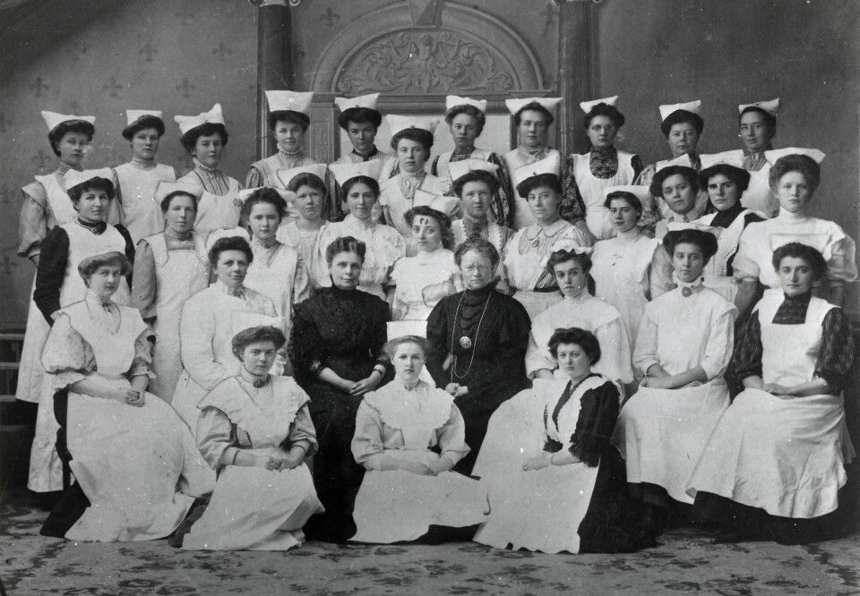 HUSMORSKOLE: Kvinnesaksforeningen engasjerte seg blant annet for å bedre kvinners utdanning og økonomi og etablerte i 1899 landets første fagskole i huslig økonomi. FOTO: UKJENT PERSON/OSLO MUSEUM HUSMORSKOLE: Kvinnesaksforeningen engasjerte seg blant annet for å bedre kvinners utdanning og økonomi og etablerte i 1899 landets første fagskole i huslig økonomi. FOTO: UKJENT PERSON/OSLO MUSEUM